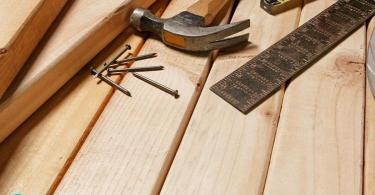 Kako ukloniti škripu drvenog poda u stanu?